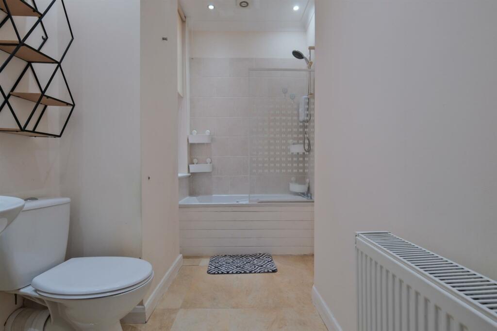 016-185 Main Street Wishaw, ML2 7NE.jpg