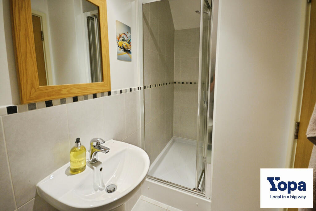 Bedroom five en-suite