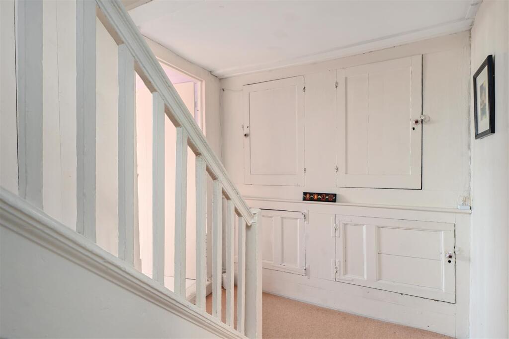 11 Hill Street TN34 (36).jpg