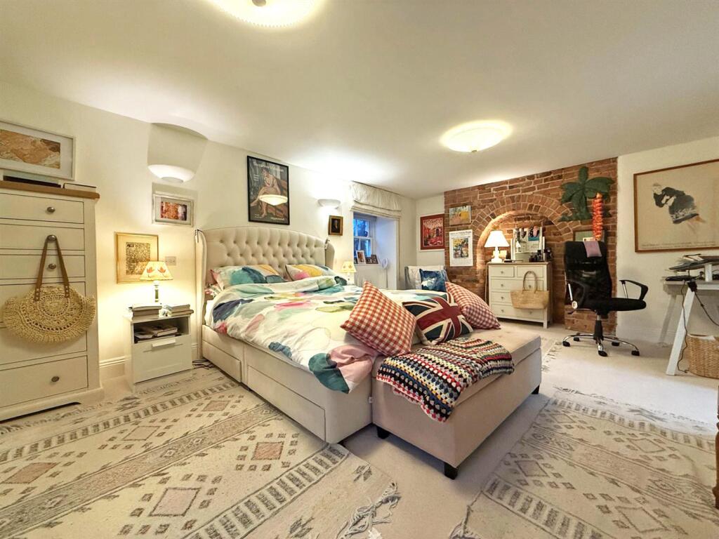 thumbnail_image2 (1).jpg