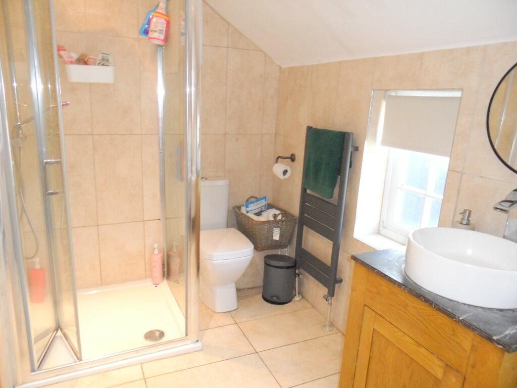 BATH/SHOWER ROOM