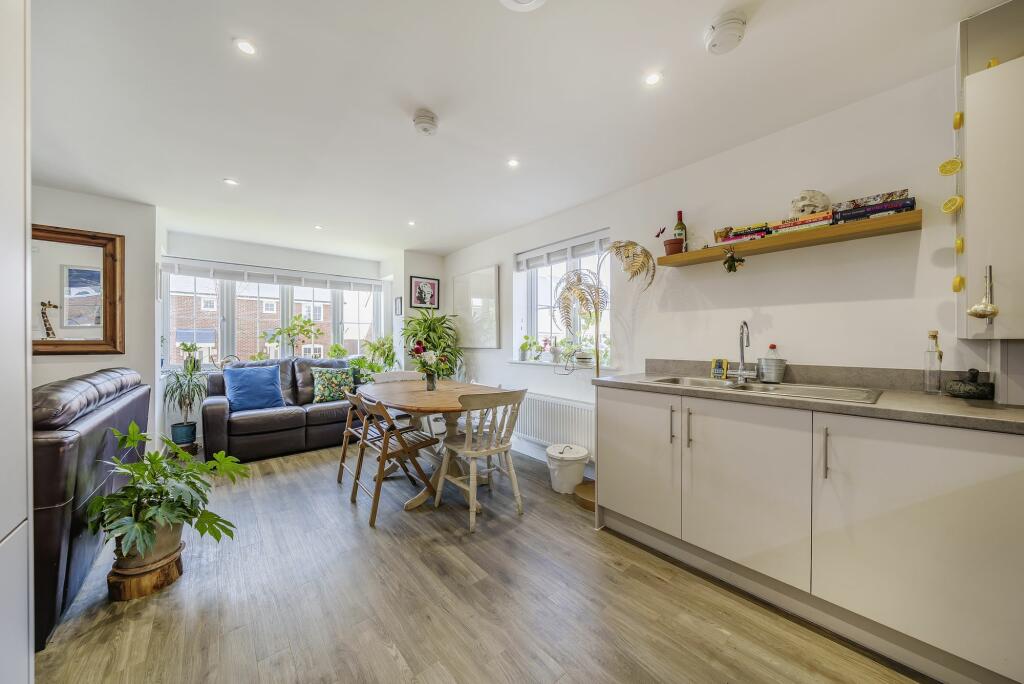 Living Room/Dining Room/Kitchen (6)