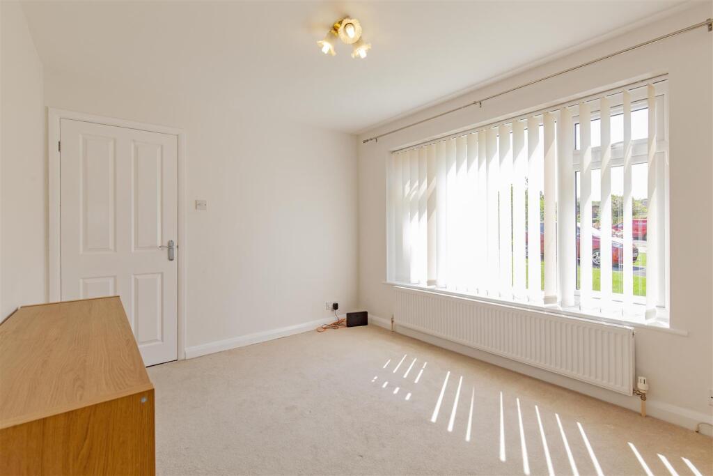 'L' shaped Reception Room