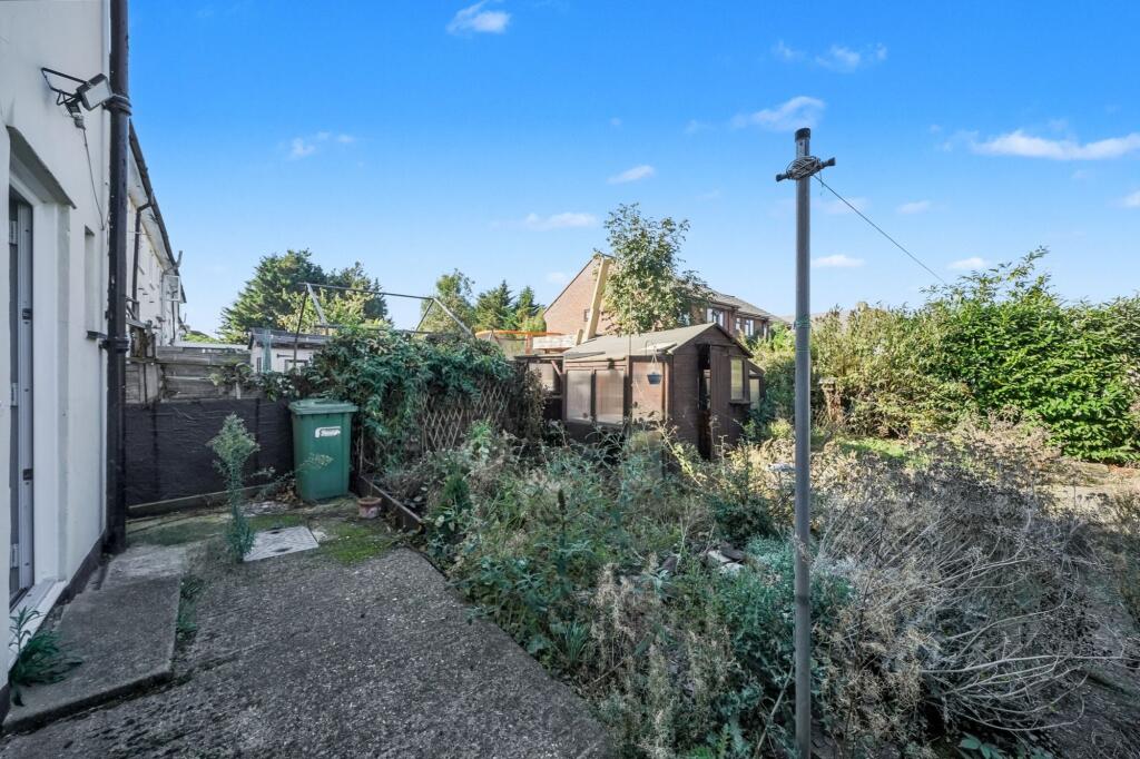 10 Drift Way, Colnbrook, Slough SL3 0LQ