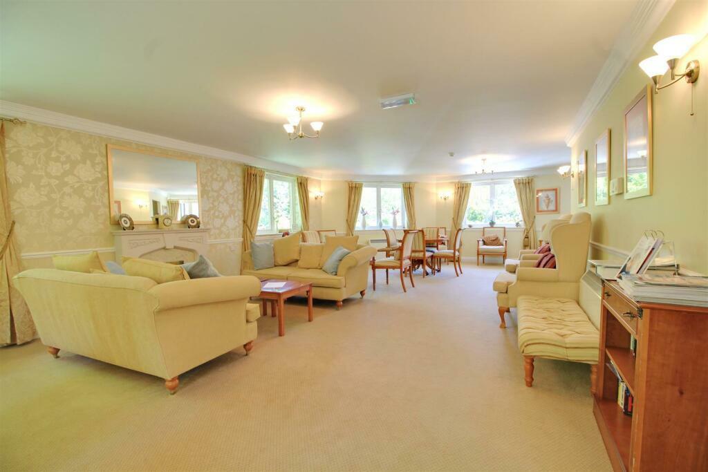 communal lounge.jpeg