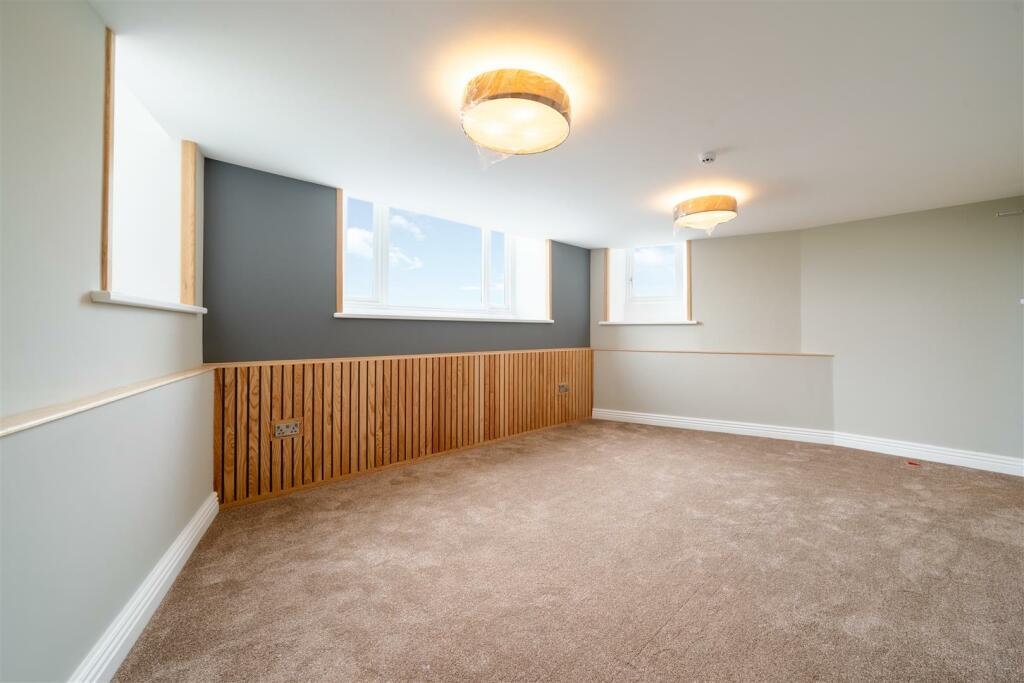 Bedroom 2-2.jpg