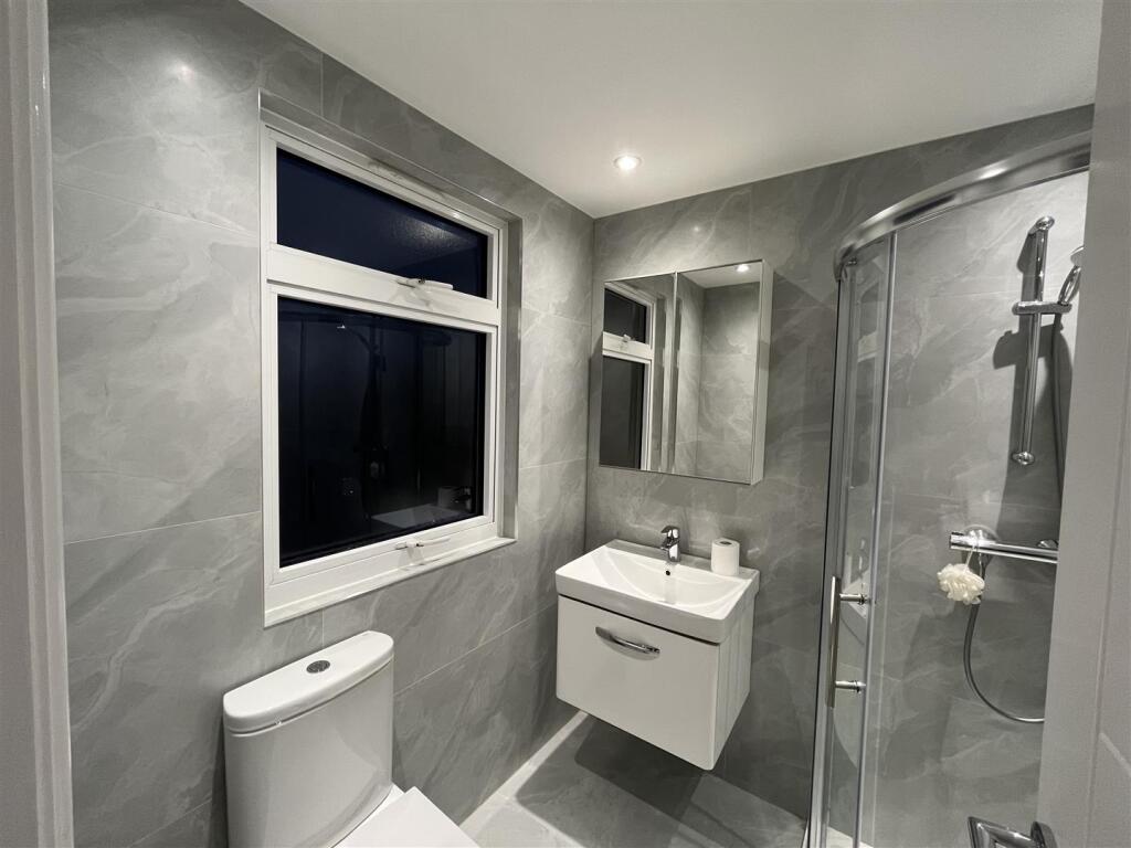 Loft Bathroom.JPG