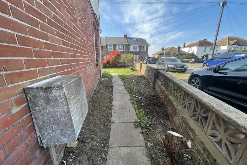 Passageway to front