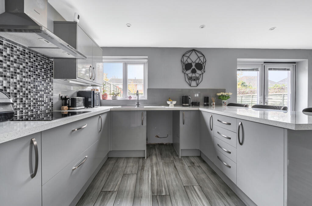 1376455-9-690b856...