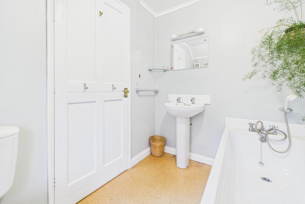 CAM03766G0-PR0454-STILL001 T202509161215.jpg