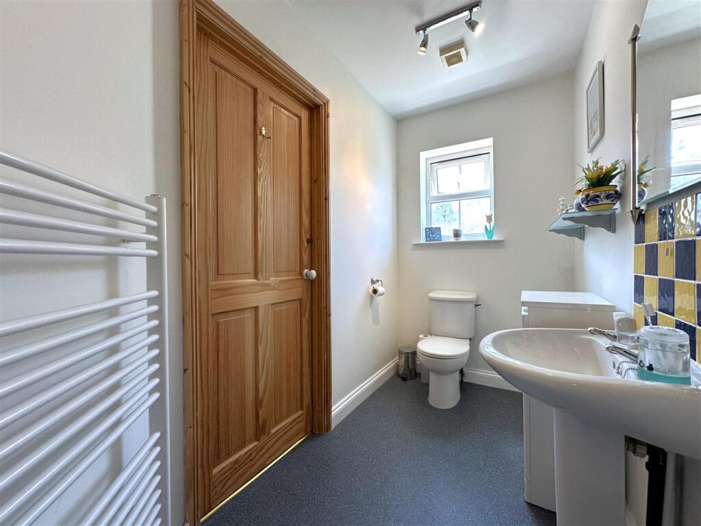 En-Suite Aspect One 875