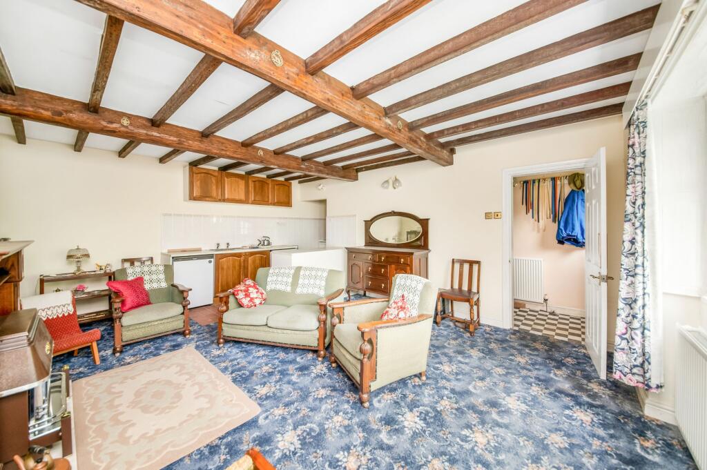 SITTING ROOM