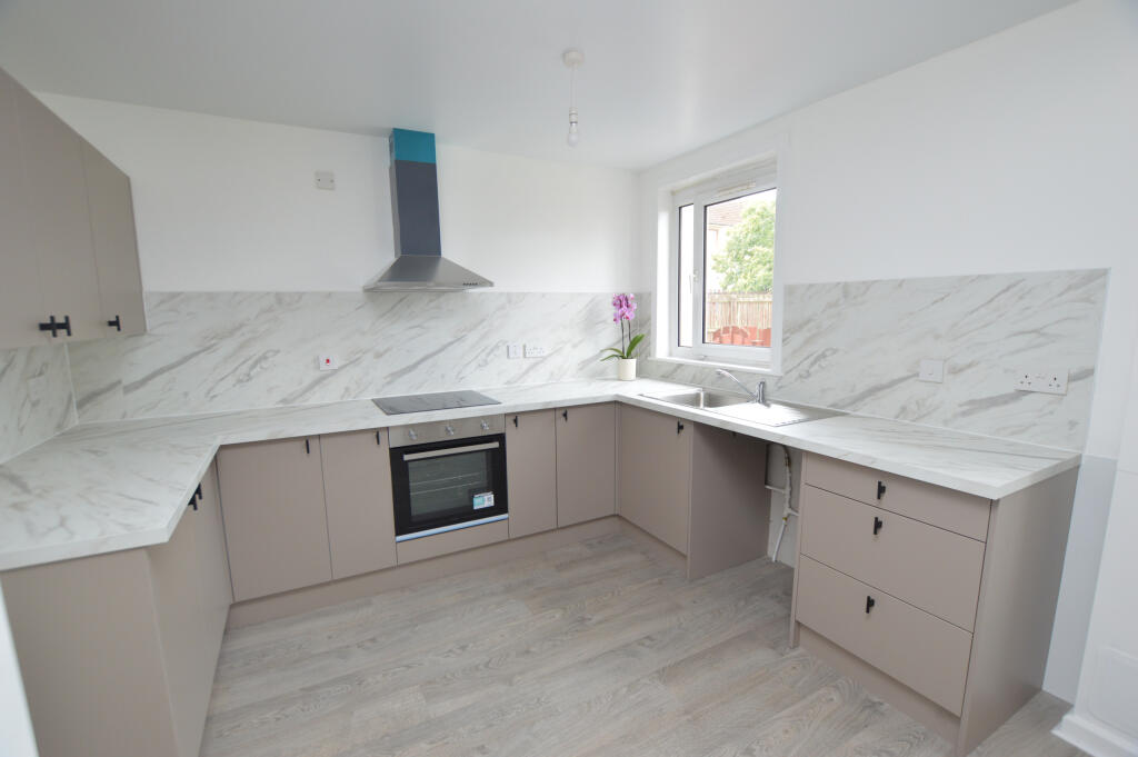 Kitchen/ Dining Room