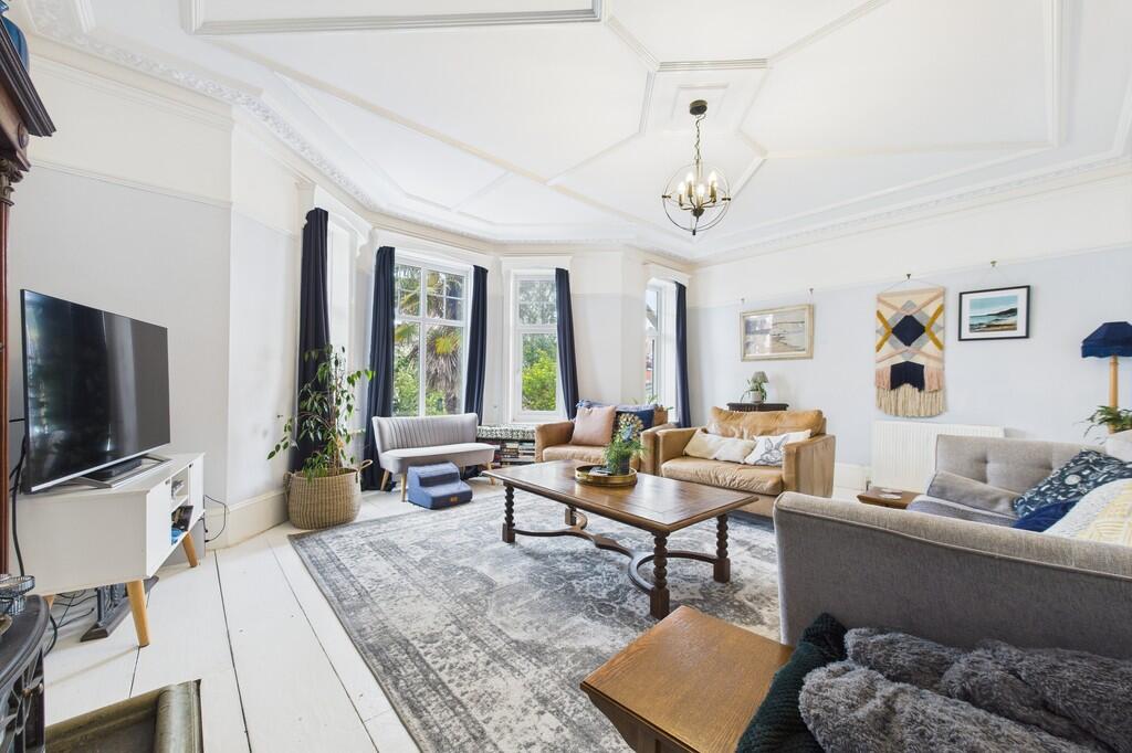 CAM01085G0-PR0592...