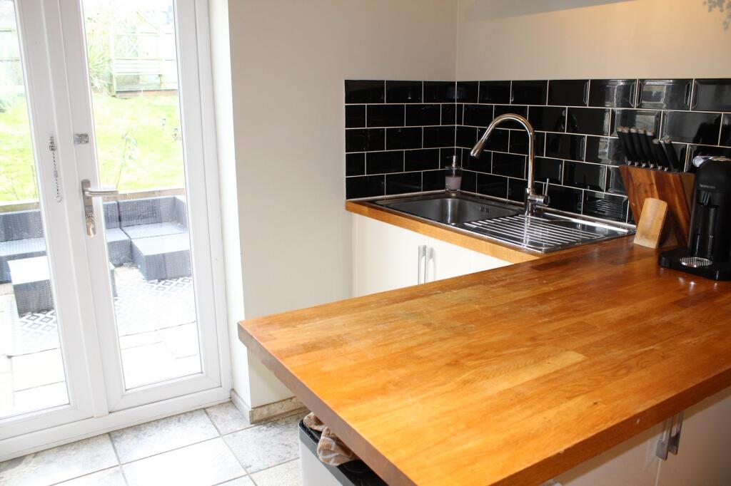 Fitted Kitchen Picture 2