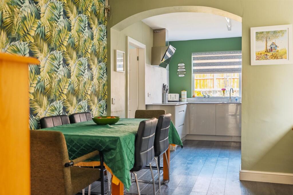 4 Bushell Close-32.jpg