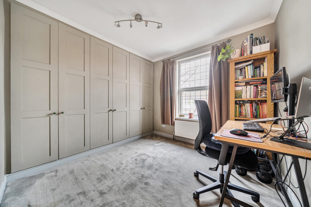 1396218-4-695d2a4...