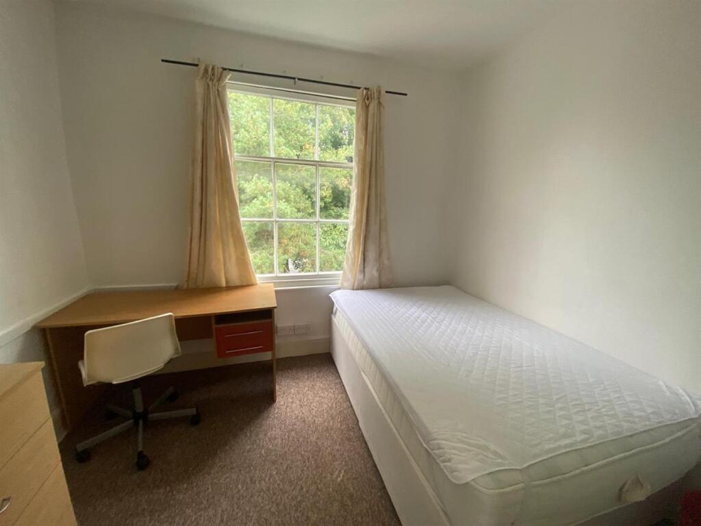 Bedroom 7.jpg