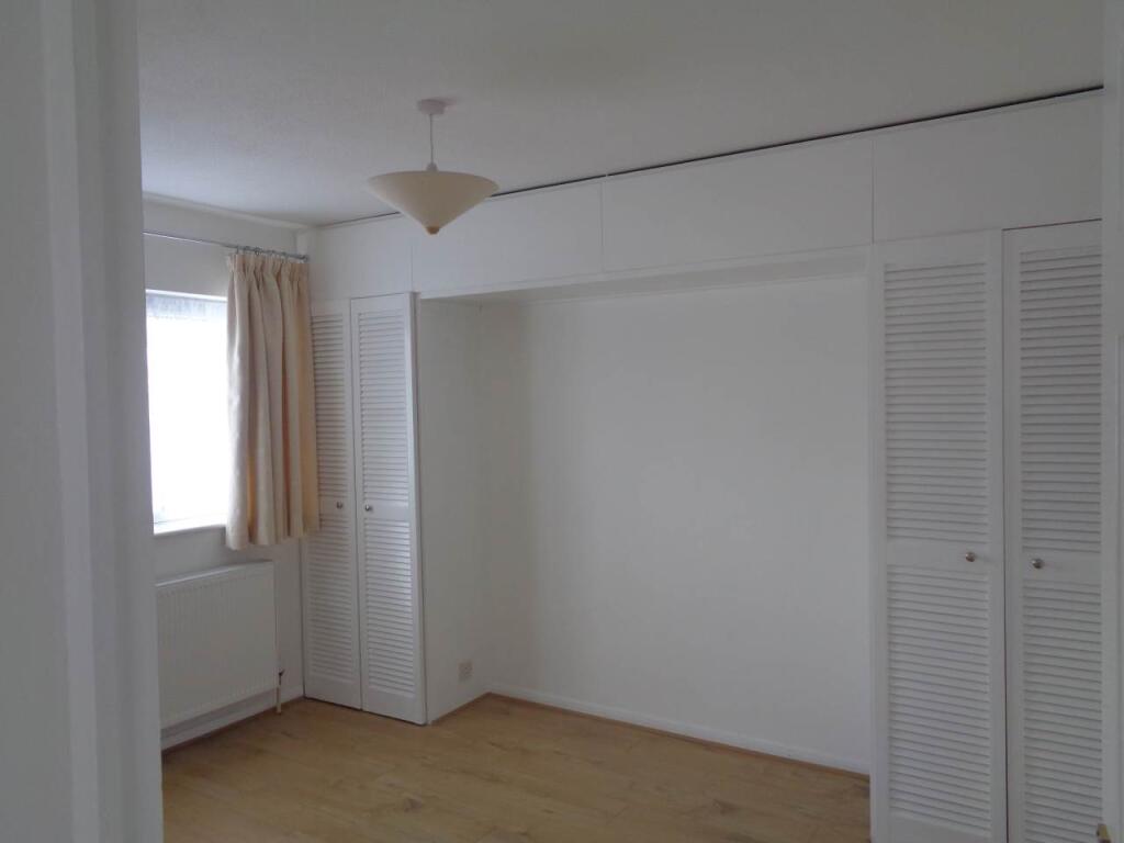 Shirley Close 33 Cor