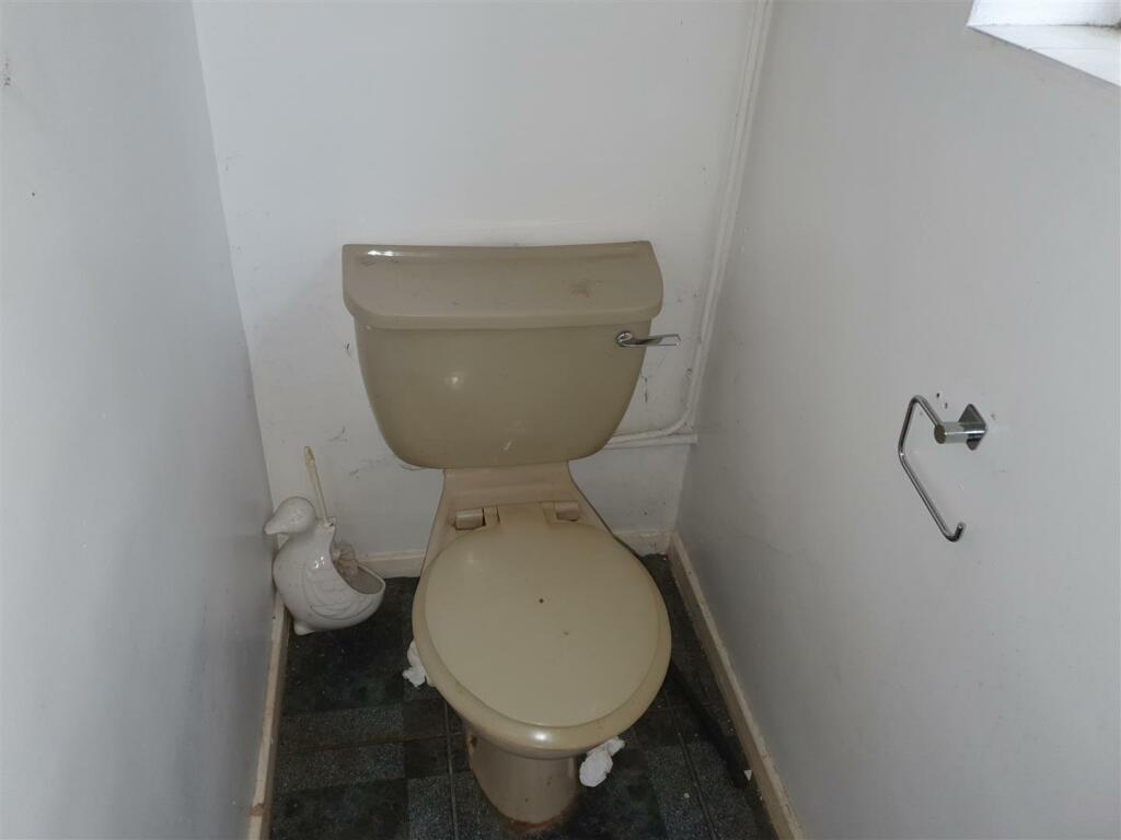 CLOAKROOM/W.C