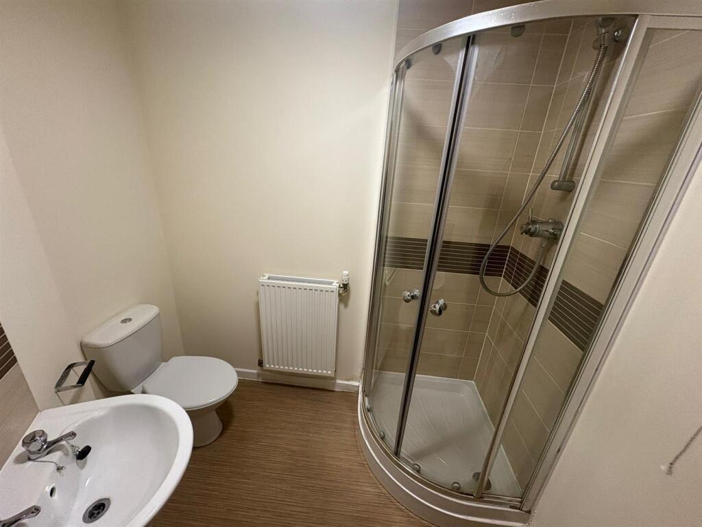 Ensuite 4.jpeg