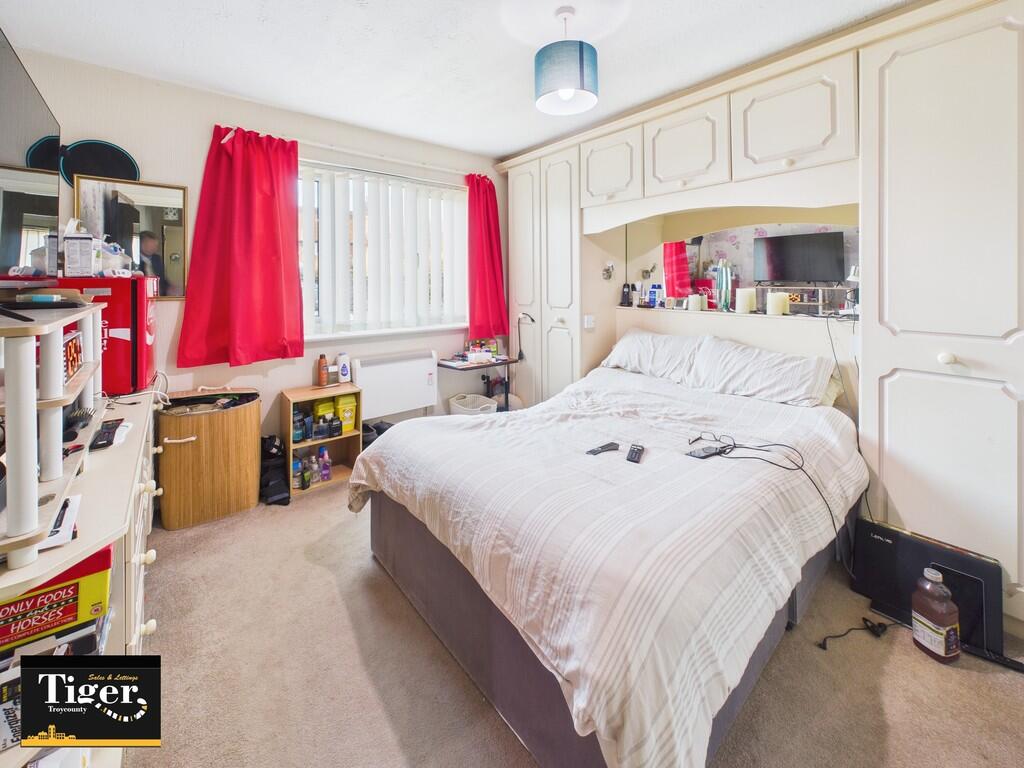 CAM02176G0-PR0776...