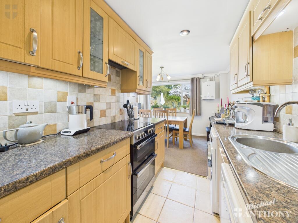 CAM03852G0-PR0237-STILL008