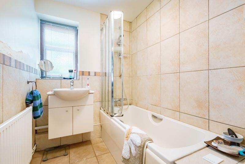 Bath/Shower Room