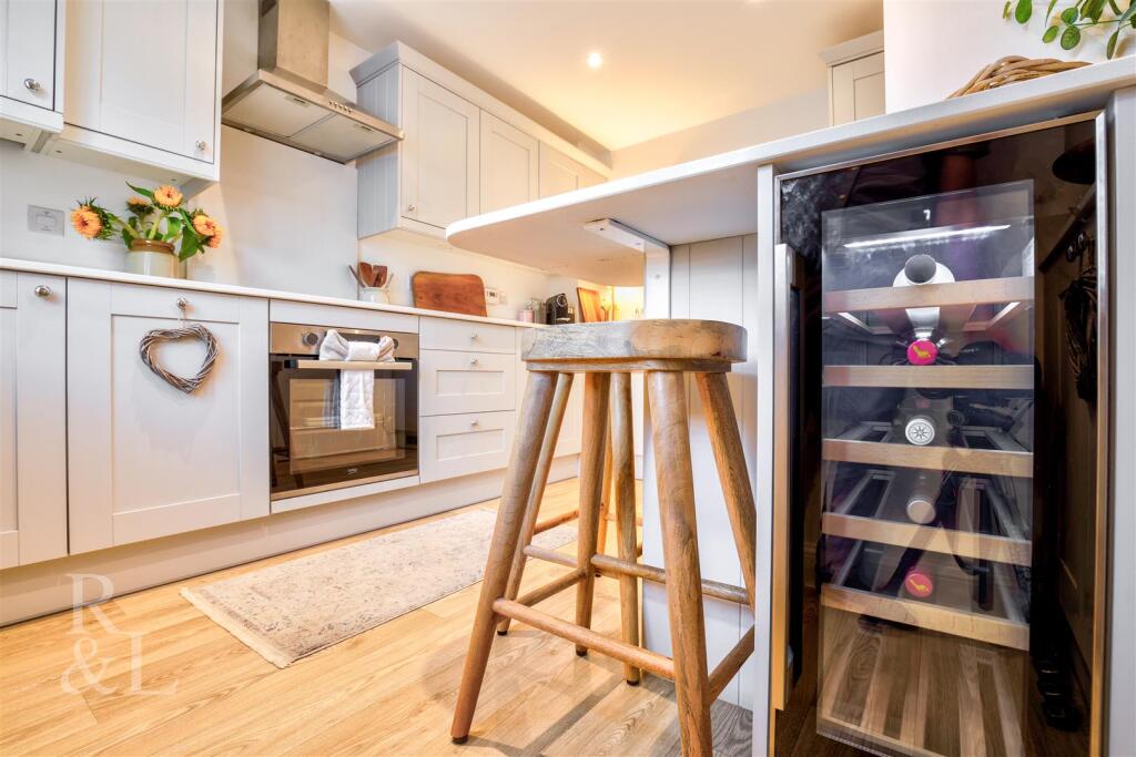 25 Maygreen Avenue (17).jpg