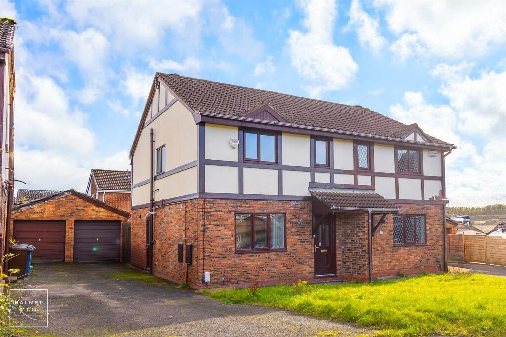 Peel Close, Atherton, M46