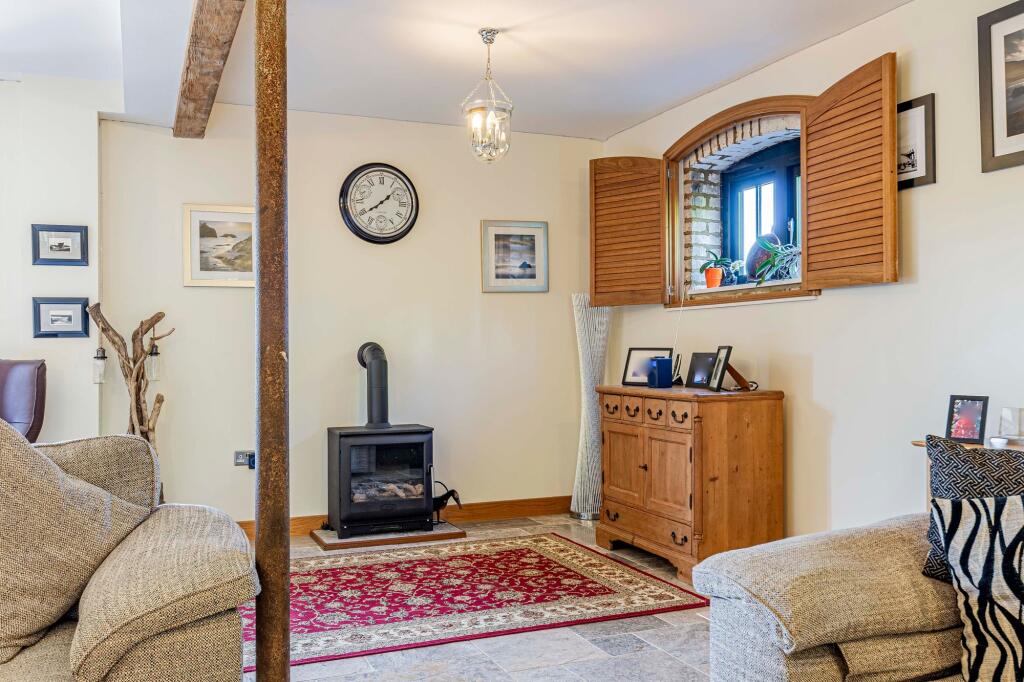 Living Room (4)