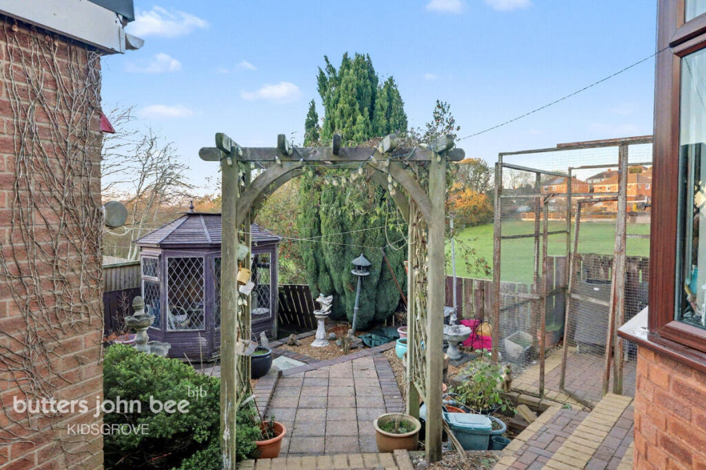 Chatterley Drive, Stoke-On-Trent, ST7 4LL