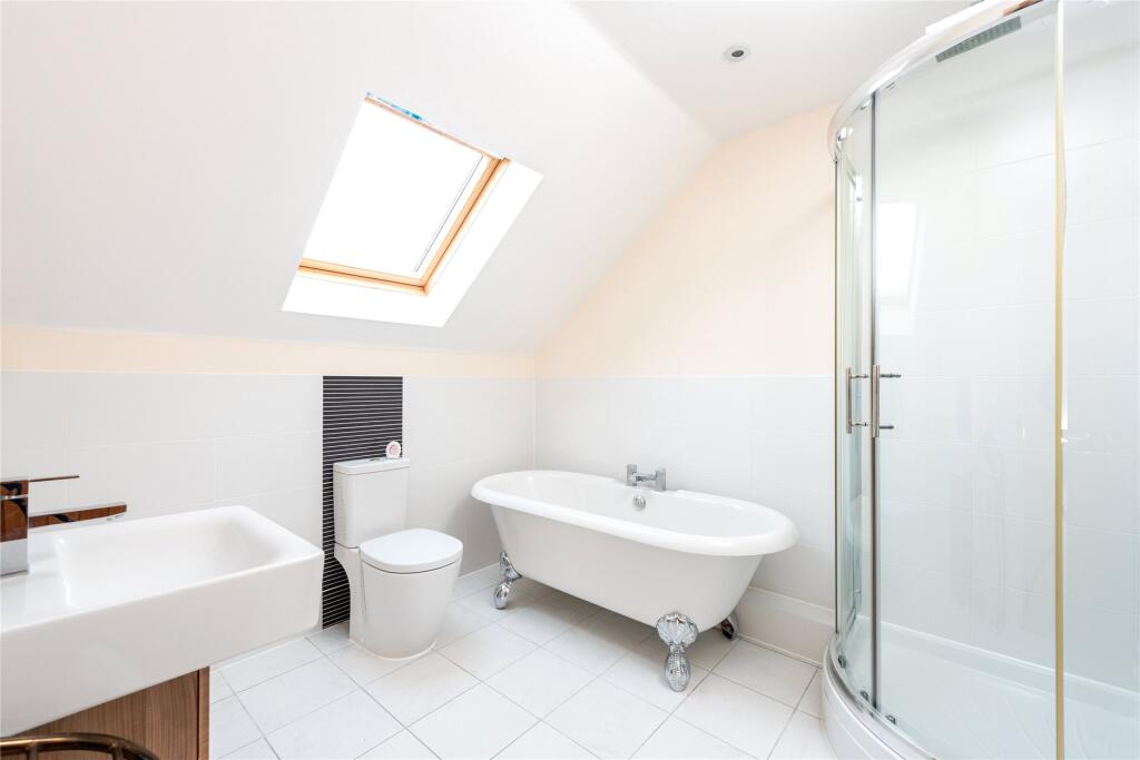 2nd Floor En Suite