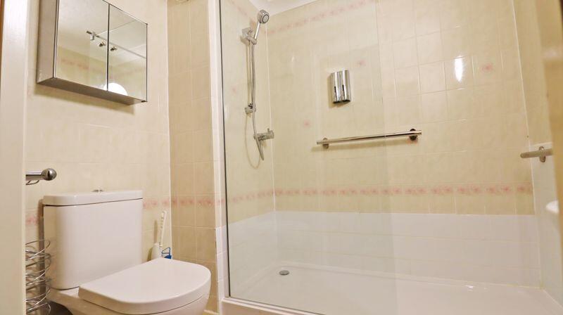 SHOWER ROOM