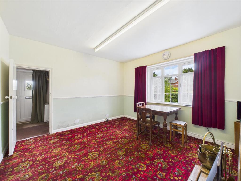 SITTING ROOM