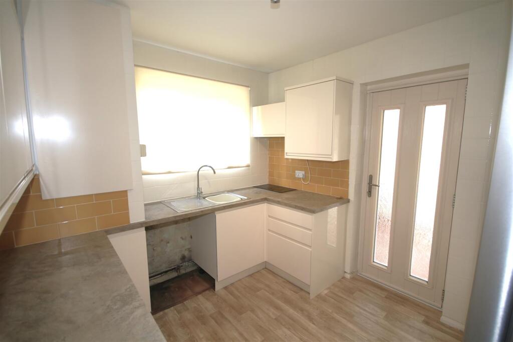Kitchen a.JPG