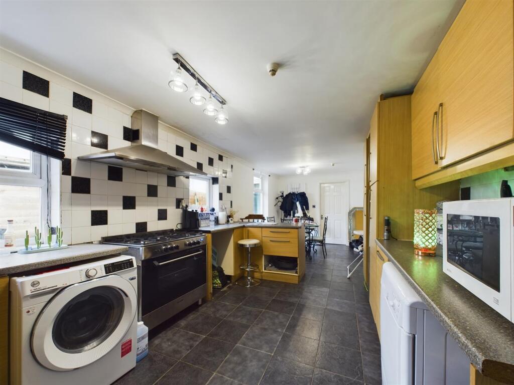 Kitchen/Dining Room