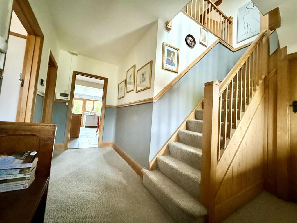 Hallway.jpg