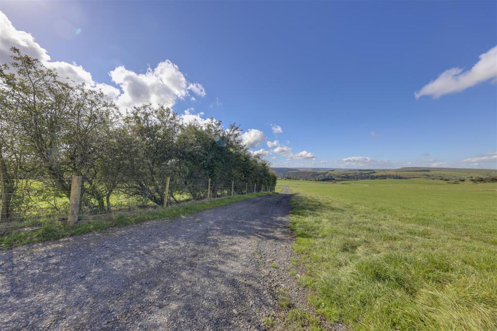 Approach Road