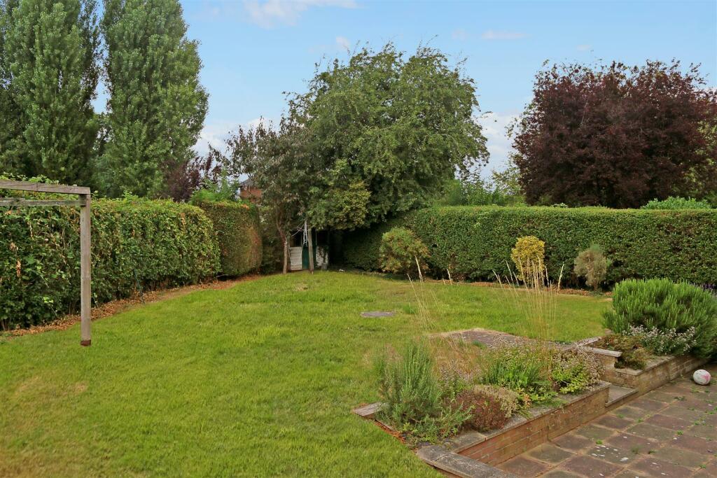 Gardendp_dp_17417935.jpg
