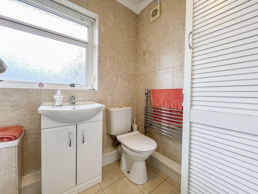 SHOWER ROOM