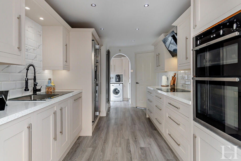 8656154-interiorW...