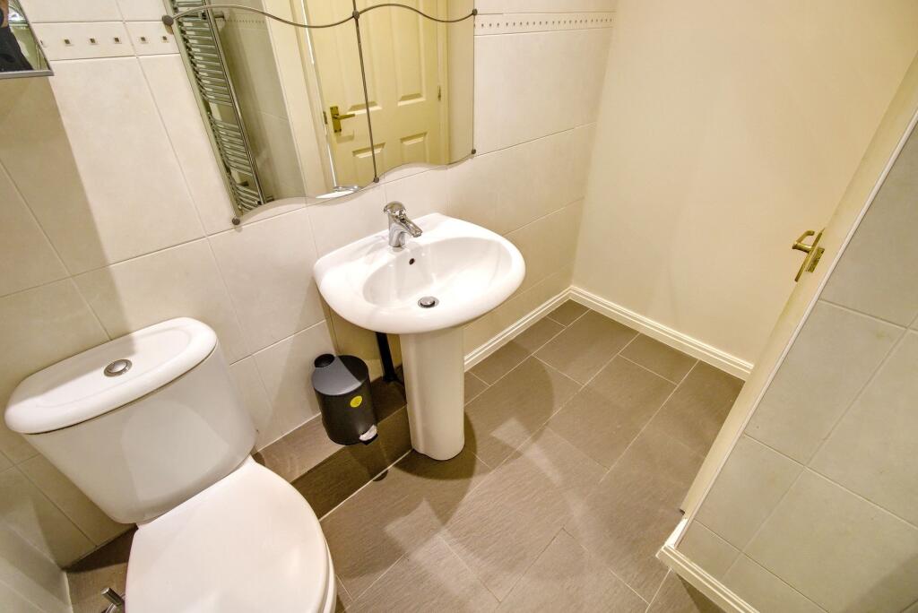 En-Suite Bathroom