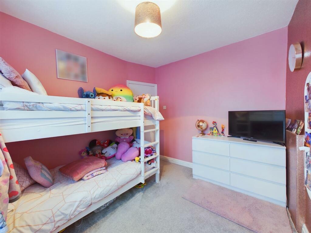Bedroom: