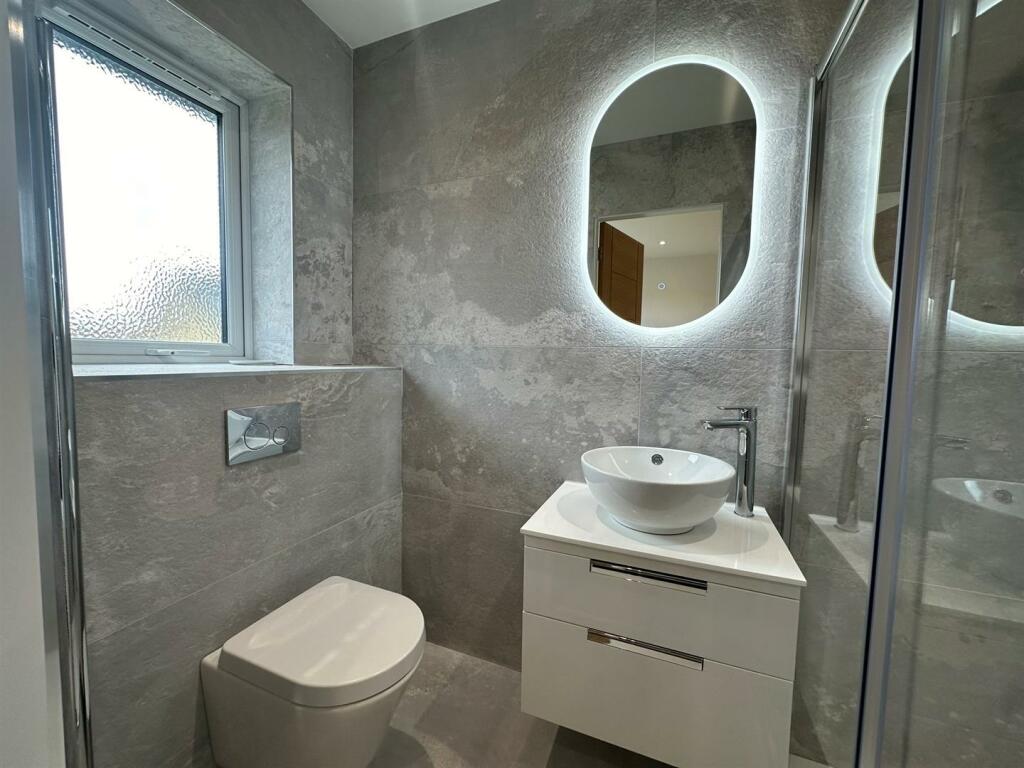 Bedroom 4 En-Suite