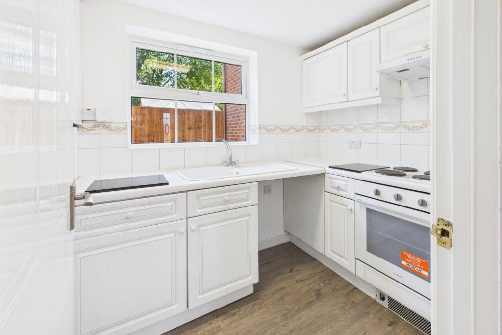 EweMove Spalding - Patriot Close - Kitchen