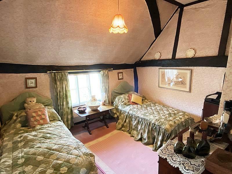 bed2.jpg