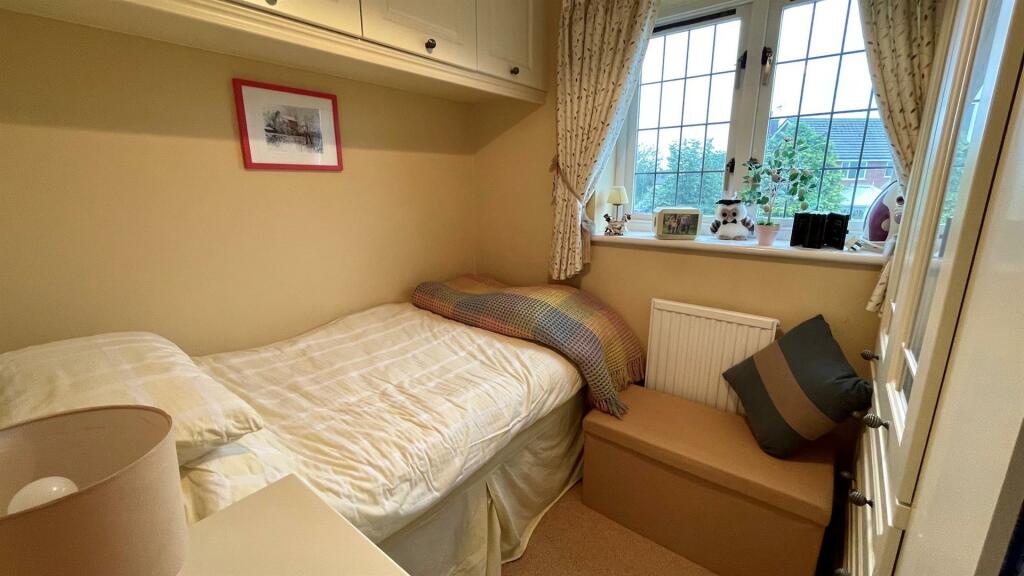 BEDROOM 4