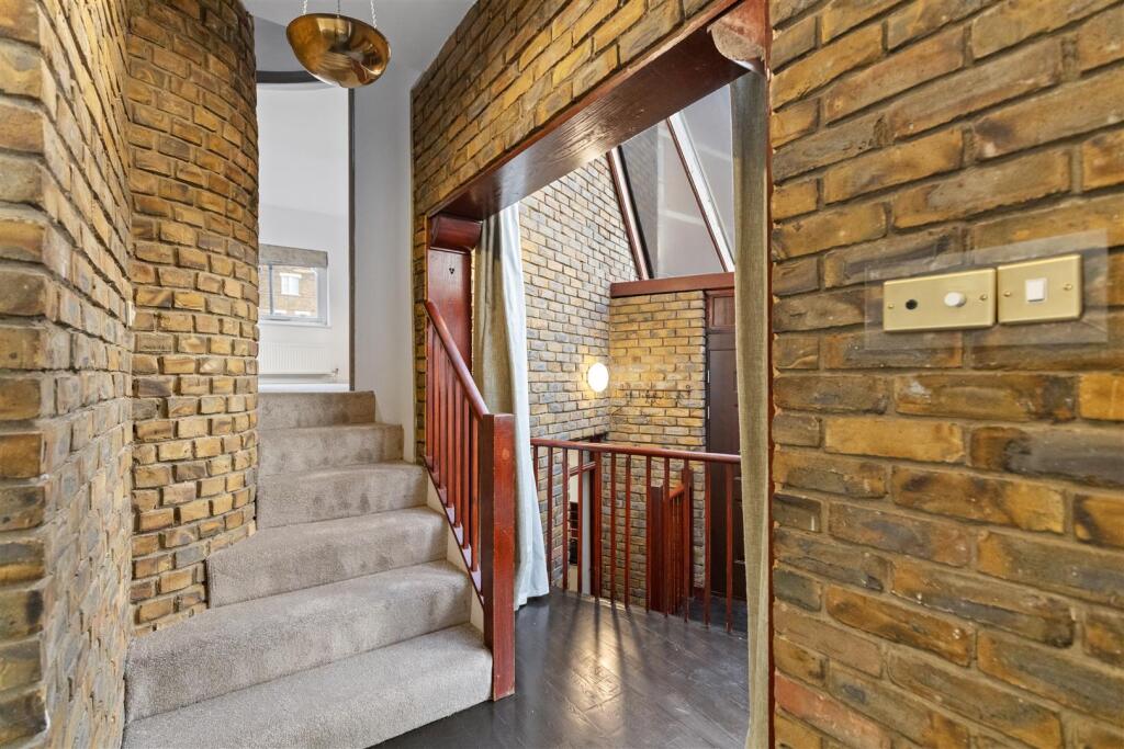 Wavel Mews, South Hampstead NW6