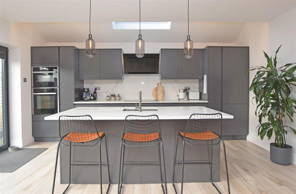 Kitchen V2.JPG